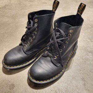 Dr Martens 1460 Pascal 8 eyelet boots W6/M5